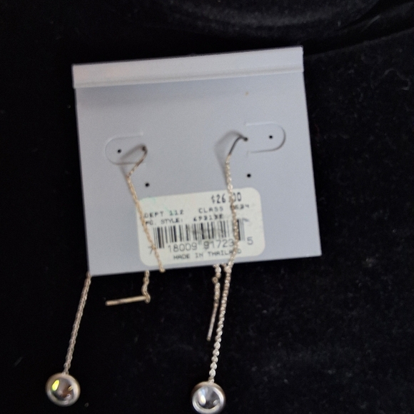 Statements by Danielle sterling and zirconia ear threads NWT - Picture 4 of 4